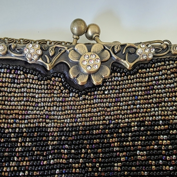 Vintage Inspired Black & Gold Kisslock Evening Bag- Crossbody/Clutch - Picture 9 of 11